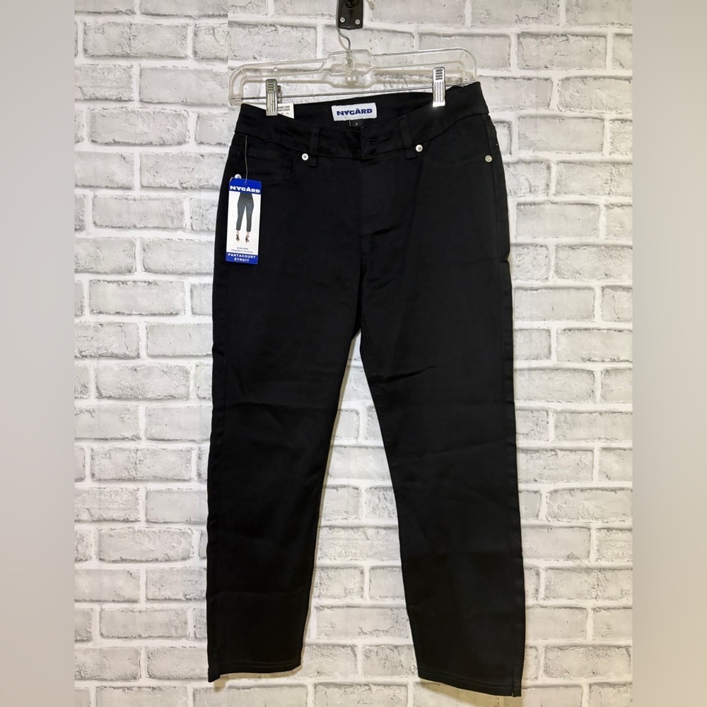 NYGARD Black Slim Fit jeans pants, size 4 brand new skinny crop